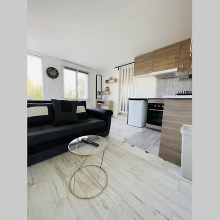 Apptment Cosy Avec Terrasse Et Parking Proche Rer Apartment Evry-Gregy-sur-Yerre Luaran gambar